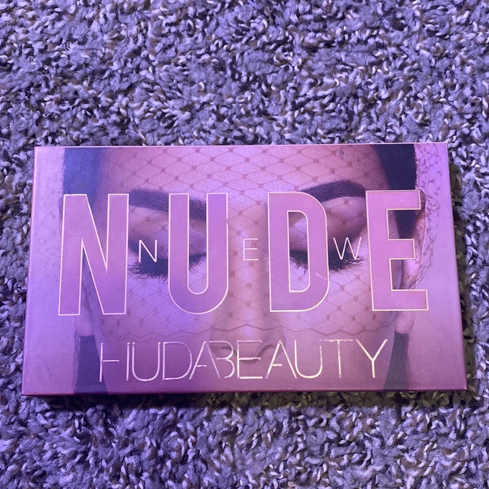 Huda Beauty New Nude Palette
